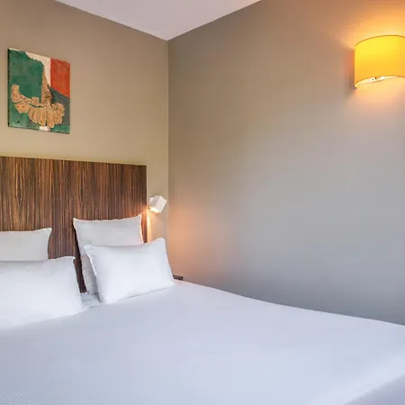 Hotel Helzear Champs-elysees By Esteem 4*