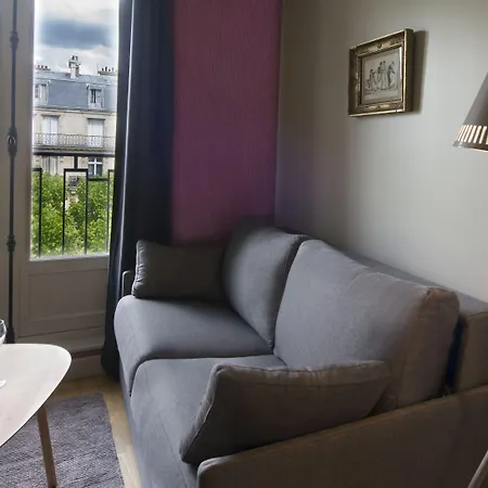 Helzear Champs-elysees By Esteem Hotel