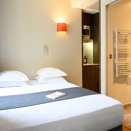 Helzear Champs-elysees By Esteem Hotel 4*