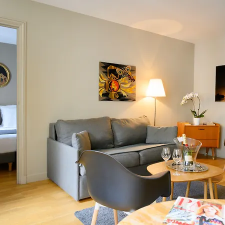 Hotel Helzear Champs-elysees By Esteem 4*