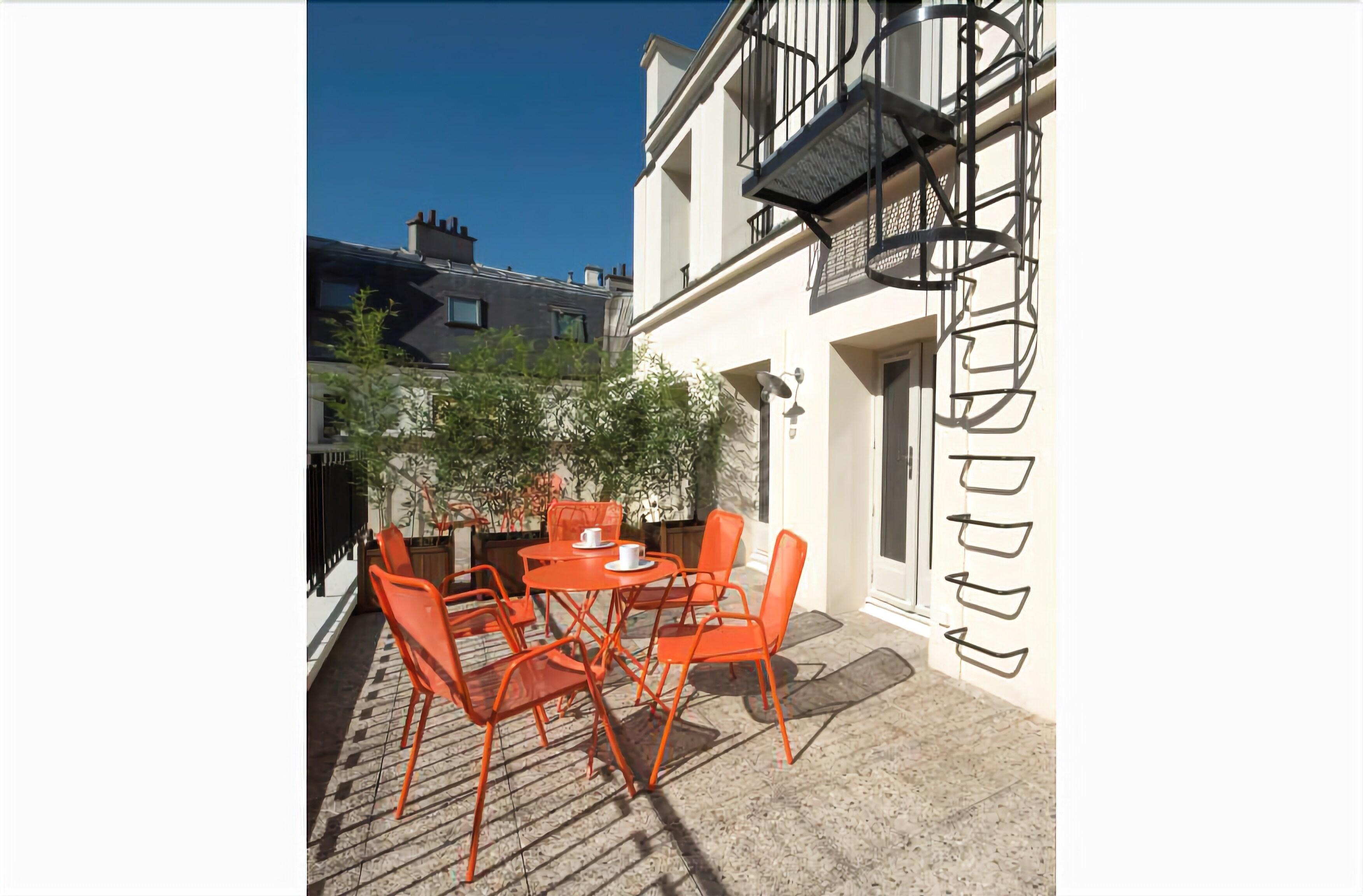 Hotel Helzear Champs-elysées 4*