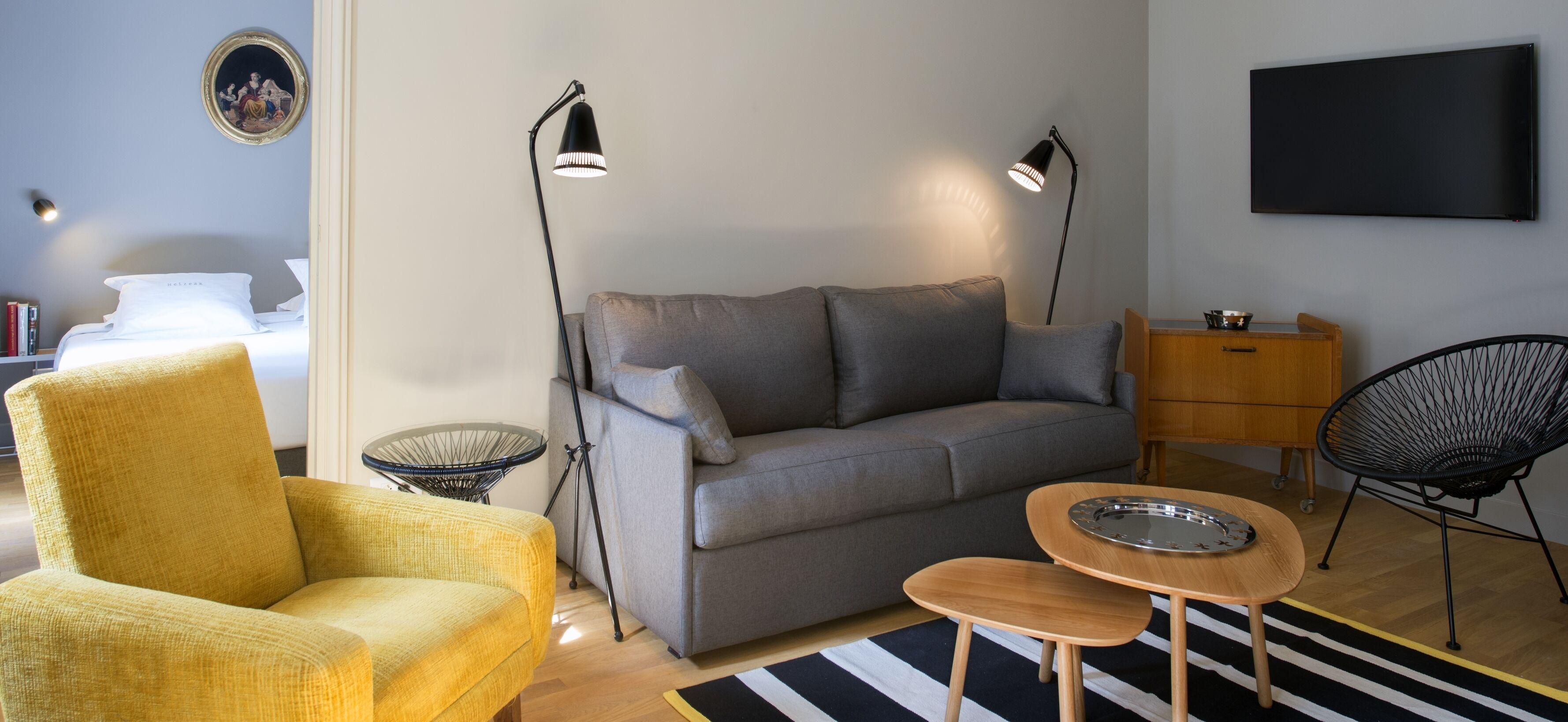 Helzear Champs-elysées